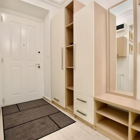 Standard Apartment By Hi5- Podmaniczky Street Budapest Exterior photo