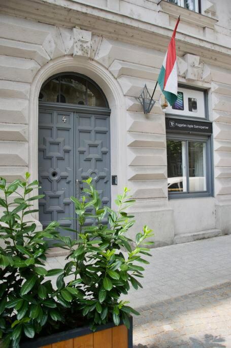Standard Apartment By Hi5- Podmaniczky Street Budapest Exterior photo